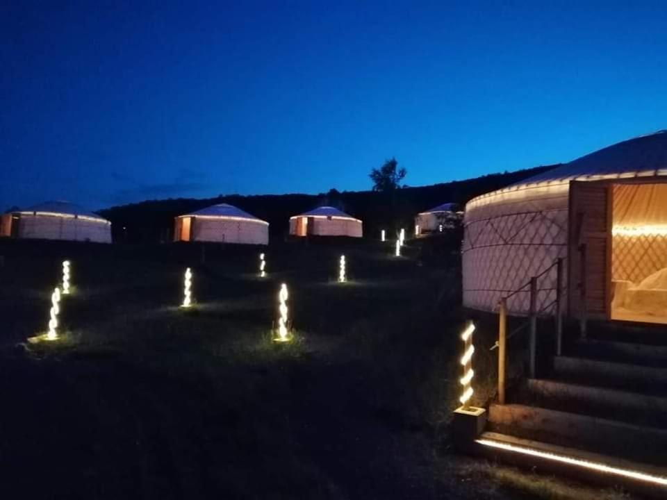 Jurta Hotel Balatongyoeroek Exterior photo