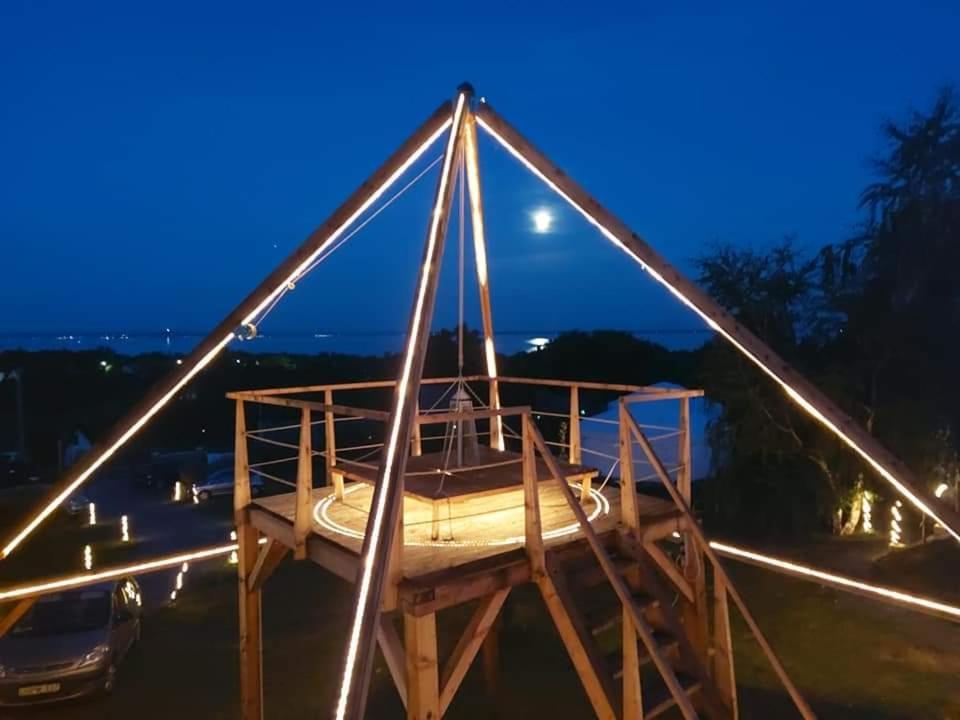 Jurta Hotel Balatongyoeroek Exterior photo